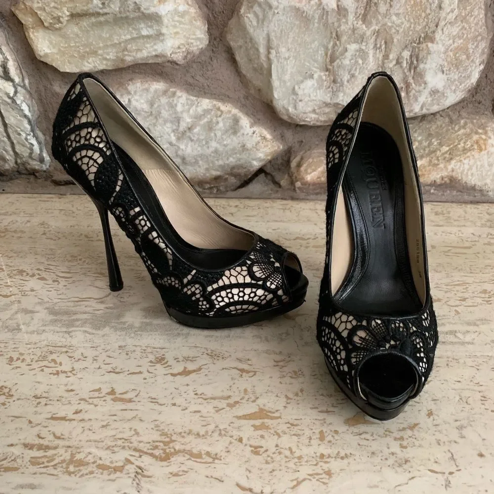 Alexander McQueen Orchid Lace peep toe pumps - Picture 1 of 8